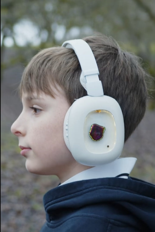 Magnetic Fluid Noise-Canceling Headphones